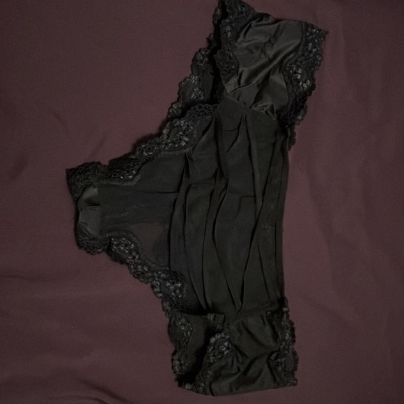 Victoria's Secret Black Cheeky, lace accent and sheer back panty, sz M - Picture 5 of 6